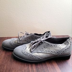 GB Oxford shoes size 6M